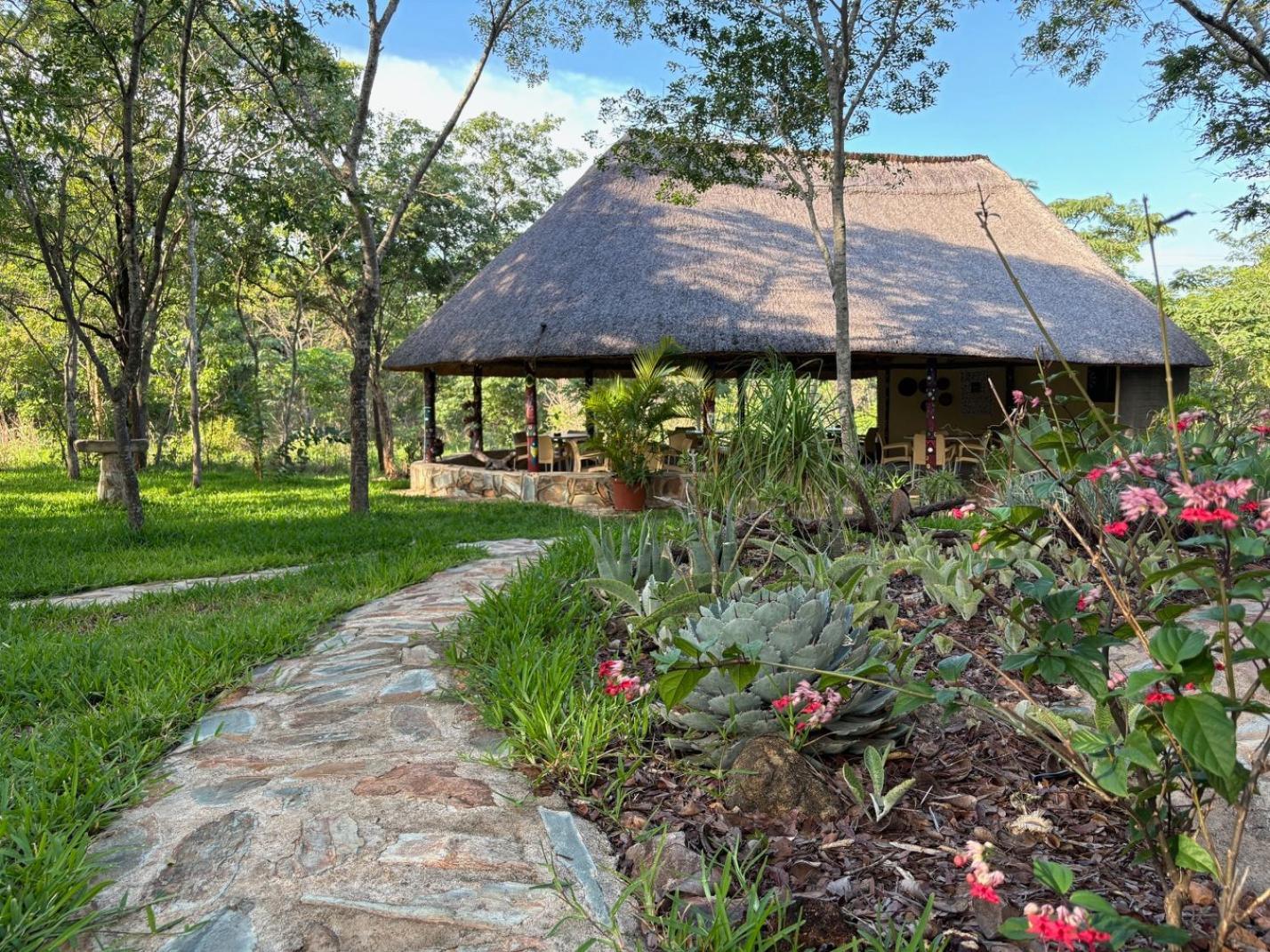 Musangano Lodge Odzi Екстер'єр фото